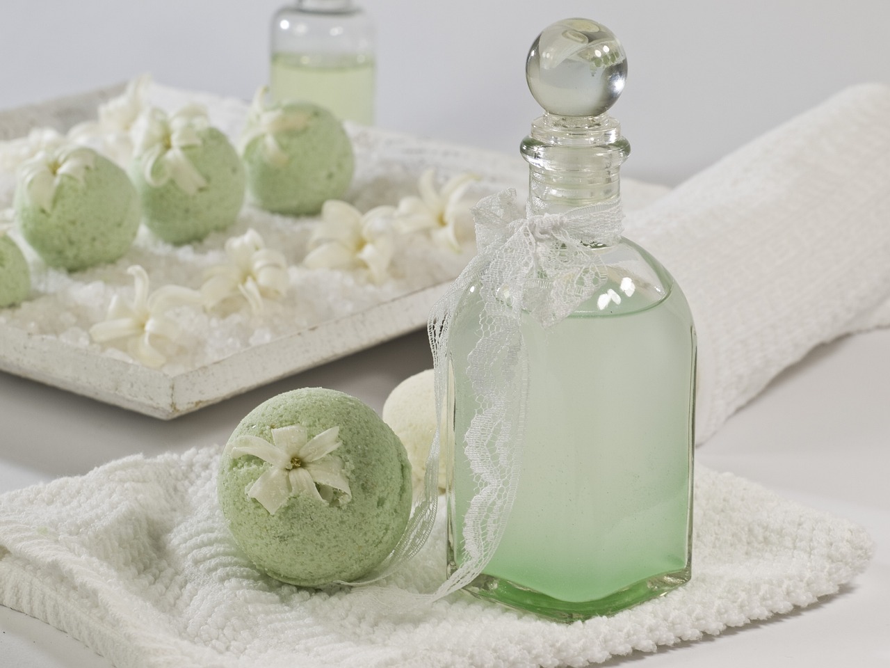 Bath Bombs &amp; Bubbles: Are They Safe for Your Vaginal
Health?